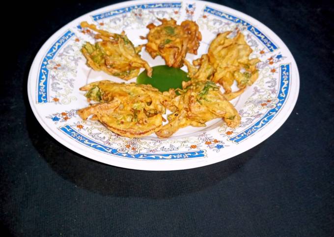 Palak Or Piyaz Pakory