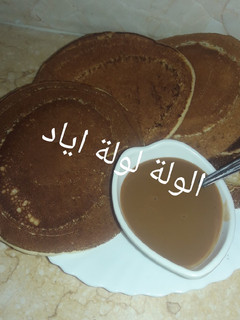 صورة لوصفة بان كيك بذوق الموز والكراميل