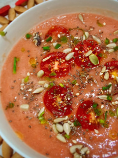Una foto de Crema fría de tomate y melón