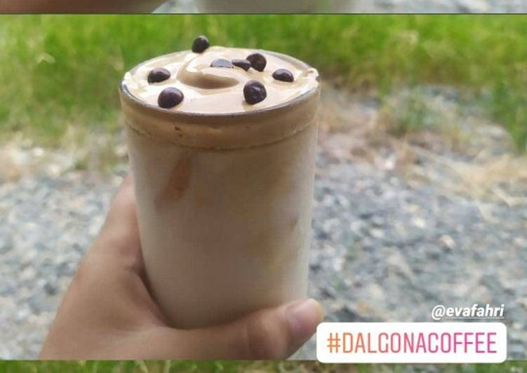 Dalgona Coffe