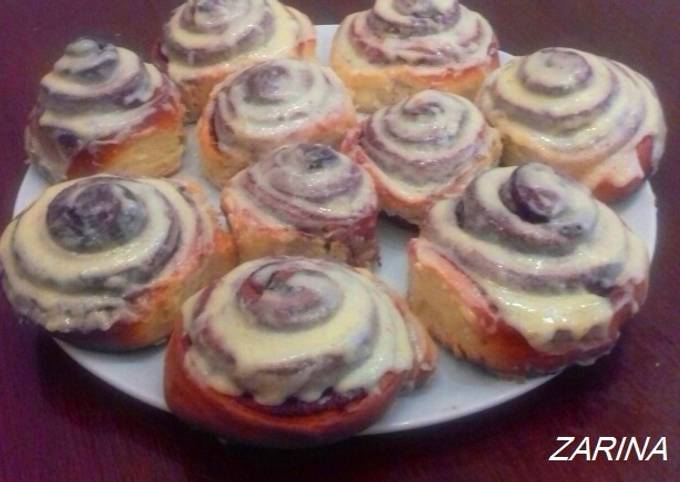 Yksinkertainen ja herkullinen Cinnamon Roll Icing Glaze -resepti