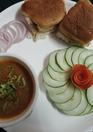 पावभाजी (pav bhaji recipe in hindi) रेसिपी मुख्य फोटो