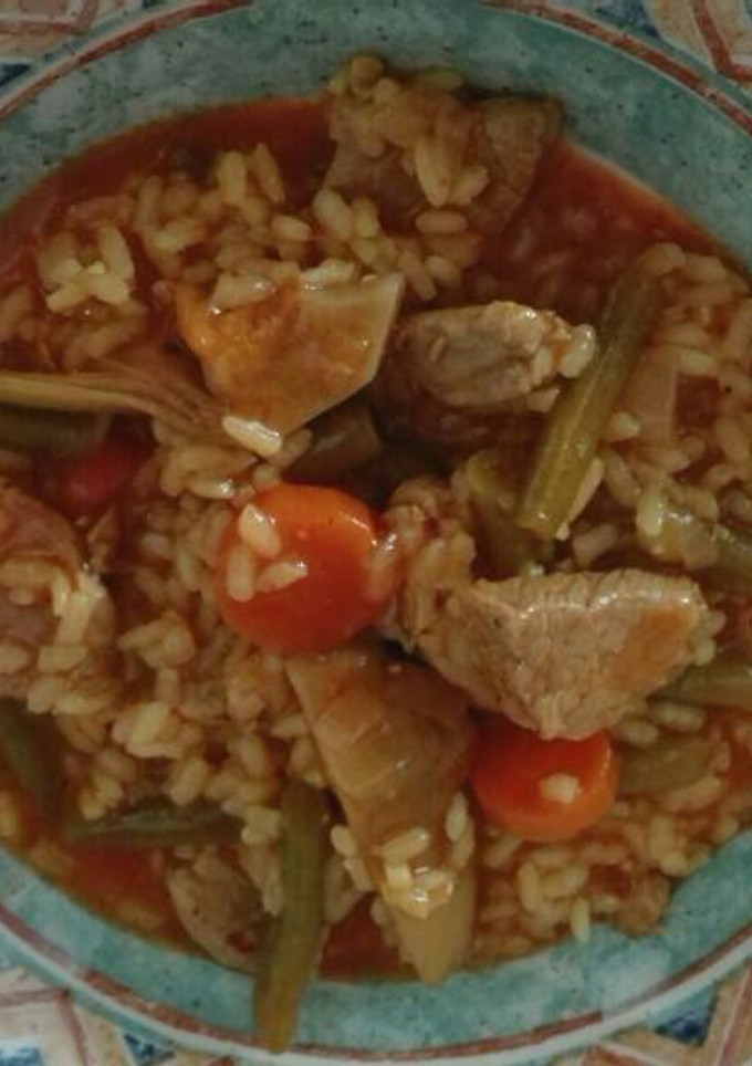 Una foto de Arroz con punta de solomillo y verduras