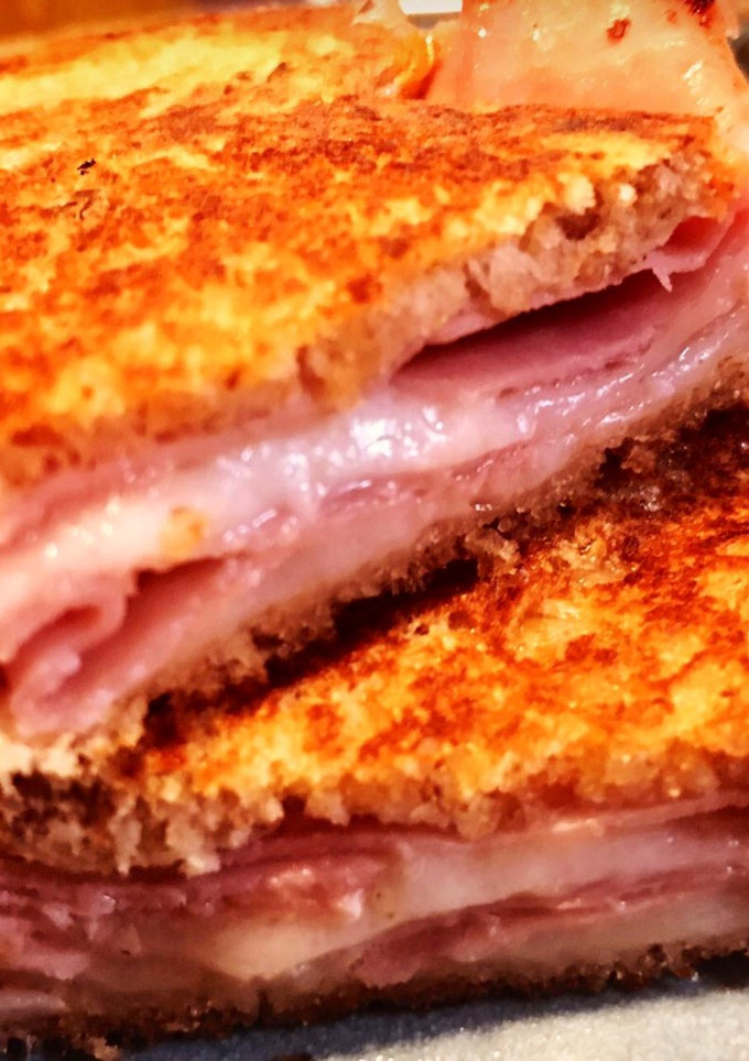 Una foto de Sándwich mixto con sabor a bar