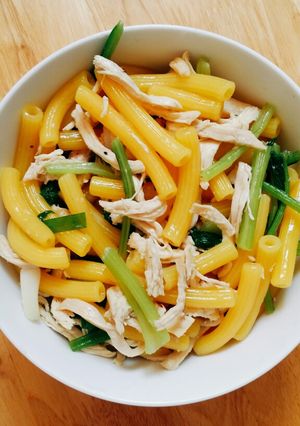 Hình của món Nui xào gà.