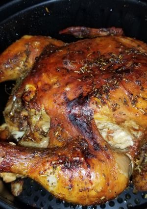 A picture of Whole chicken in airfryer.