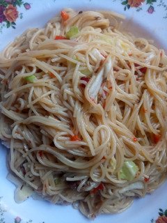 A picture of Cabbage spaghetti.
