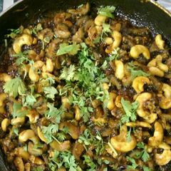A picture of Kaju karela.