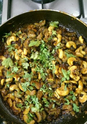 A picture of Kaju karela.