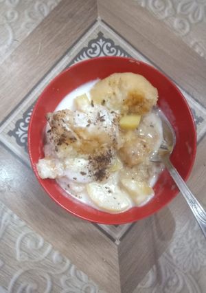 A picture of Dahi bhalla.