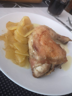 Una foto de Pollo al horno sabrosoon 😄