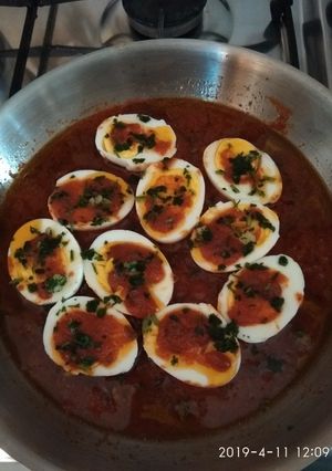 Foto di Uova sode in salsa di pomodoro