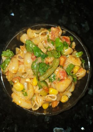 ઇન્ડિયન સ્ટાઇલ મેક્રોની(indian style macroni in Gujarati) રેસીપી મુખ્ય ફોટો
