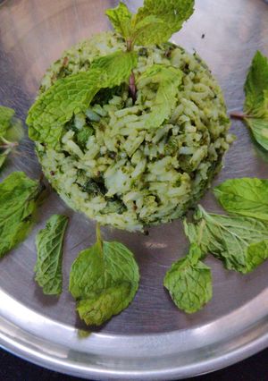 पुदीना चावल (Pudina Chawal recipe in Hindi) रेसिपी मुख्य फोटो