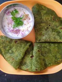 பாலக் சப்பாத்தி (Paalak chappathi Recipe in Tamil) செய்முறை முக்கிய புகைப்படம்