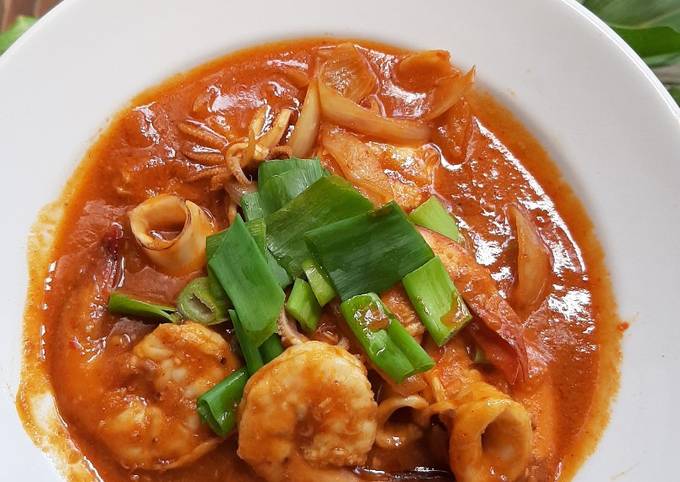 Seafood Saus Padang (udang dan cumi)