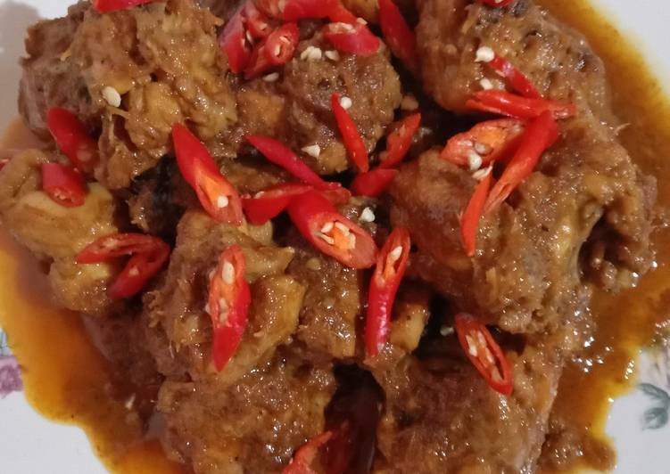 Rendang ayam serundeng Mak yossss๐๐๐๐๐ผ๐๐ผ๐๐ผ๐๐๐๐๐ช