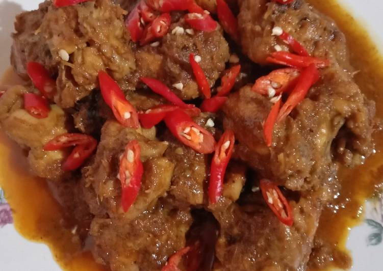 Rendang ayam serundeng Mak yossss😘😘😘�?�?��?�?��?�?��?�?�?�?💪