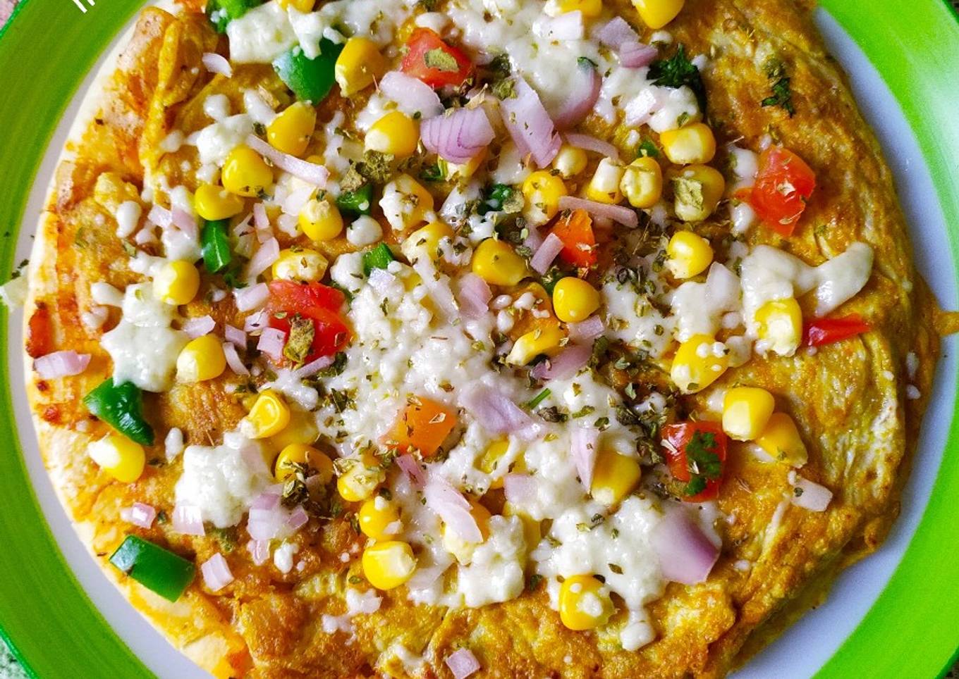 Cheesy Omelette Pizza