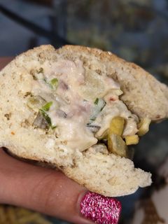 عکسی از دستور سالاد ساندویچی تن ماهی