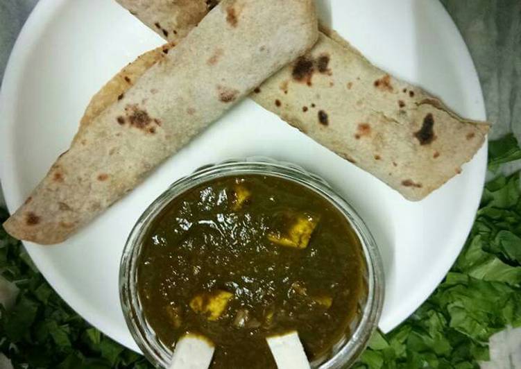 Palak paneer with roti roll