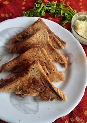 A picture of Potato mayonnaise sandwich.