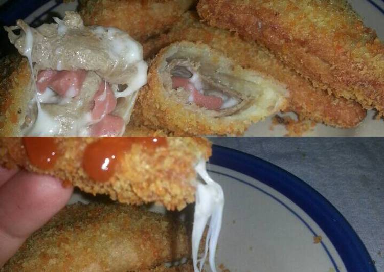 Roti goreng beesola (smoked beef sosis mozarella)