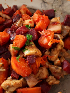 Céklás sütőtökös csirke recept fotója