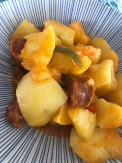 Una foto de Patatas con chorizo picante