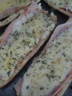 Una foto de Pan a la pizza 😉😉😉😉