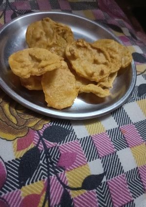 आलू के पकौड़े (aloo ke pakode recipe in Hindi) रेसिपी मुख्य फोटो