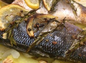 Foto de Robalo no forno com limão e alecrim