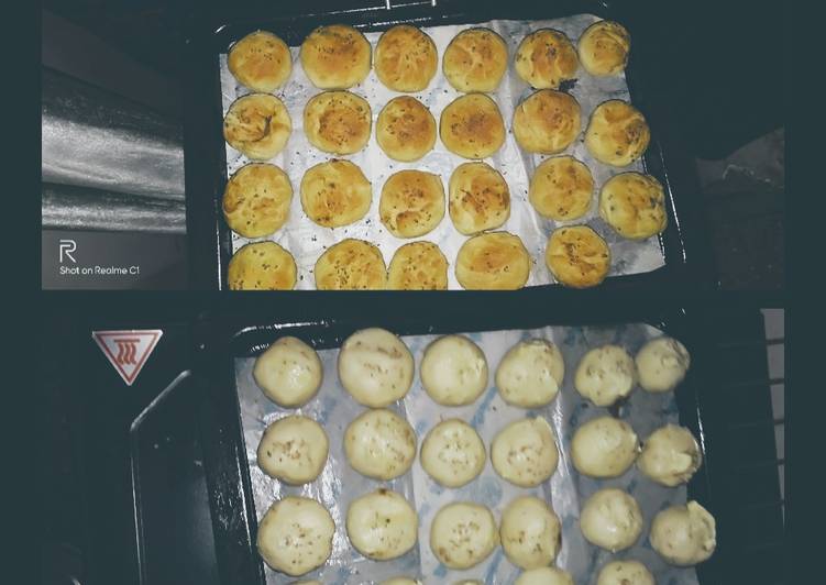 Baked stuffed buns