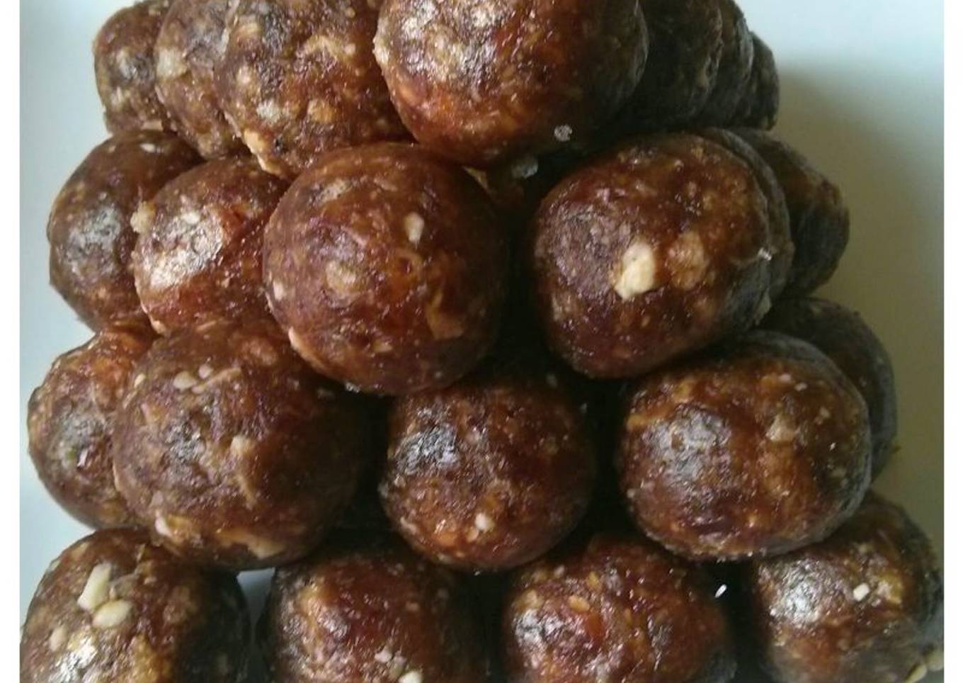 Khajur ke laddu