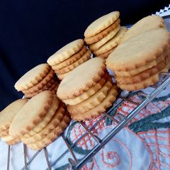 Butter cookies A picture of Butter cookies.