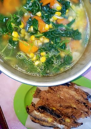Foto resep #6 Masakan Harian : Sop bayam jagung & Salem goreng telur