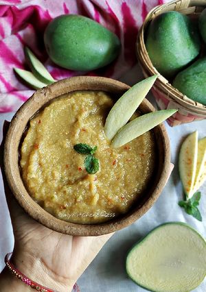 A picture of Raw mango chutney.