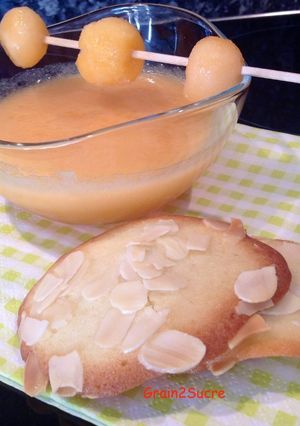 Une photo de Soupe froide de melon à la mélonade