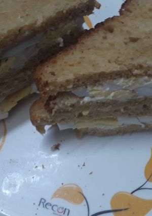 A picture of Egg and Salaami Sandwich.