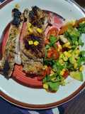 Pechito de Cerdo a la Plancha con Toque de Miel y Ensalada Fresca