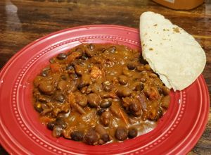 Una foto de Frijoles ala mexicana con chorizo