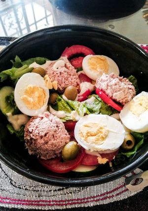 Una foto de Ensalada de tuna con huevo🥗
