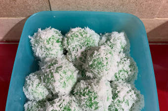 Cara Buat Kue Klepon SP Kitchen Yang Enak Banget