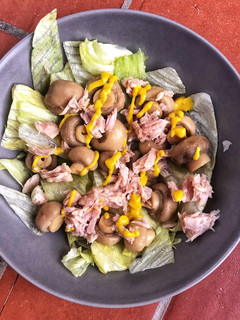 Una foto de Ensalada de champiñón y atún 🥗