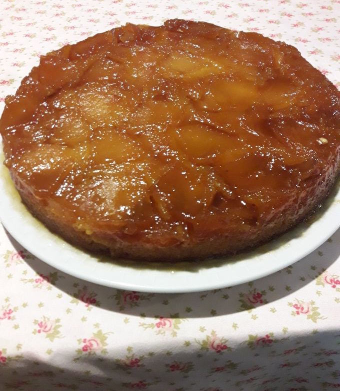 Una foto de Torta invertida de Manzanas🍎🍏