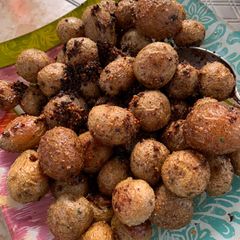 A picture of Garlic Parmesan crusty potatoes.