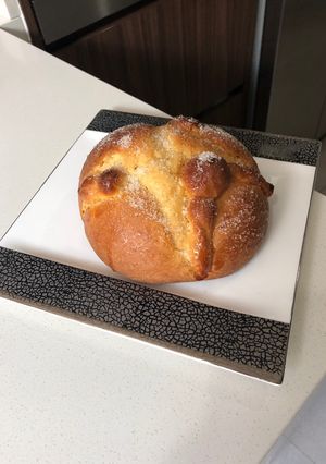 Una foto de Pan de muerto tradicional fácil