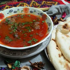 A picture of Nihari Naan.