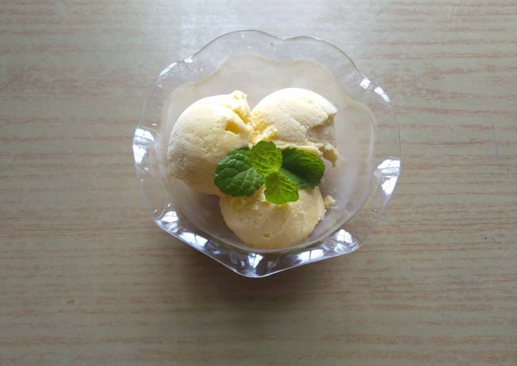 Es krim mangga (mango ice cream)