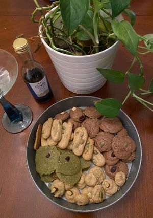 A picture of Three-Flavor Cookies.